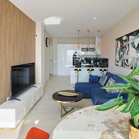 Apartment Beachfront With Terrace And Pool *