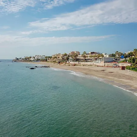Beachfront With Terrace And Pool Apartment Malaga