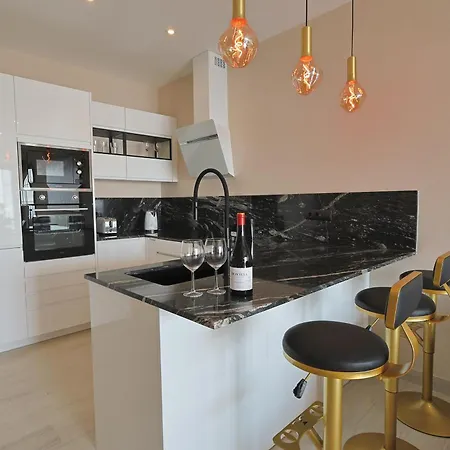 Apartment Beachfront With Terrace And Pool Malaga