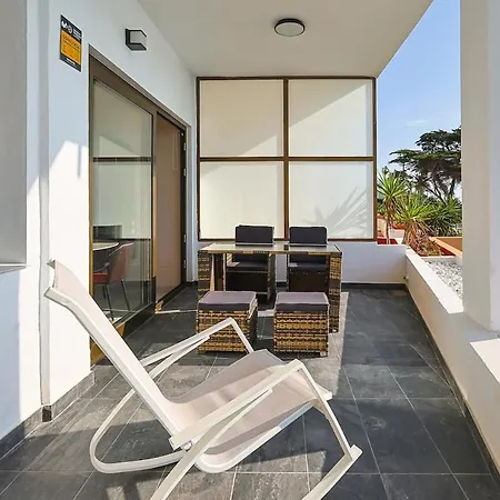 Apartment Beachfront With Terrace And Pool