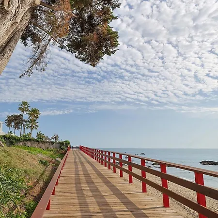 Beachfront With Terrace And Pool Apartment Malaga