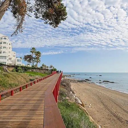 Beachfront With Terrace And Pool Apartment Malaga