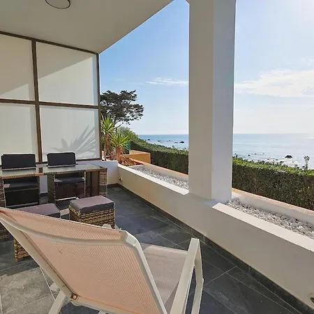 Beachfront With Terrace And Pool Apartment